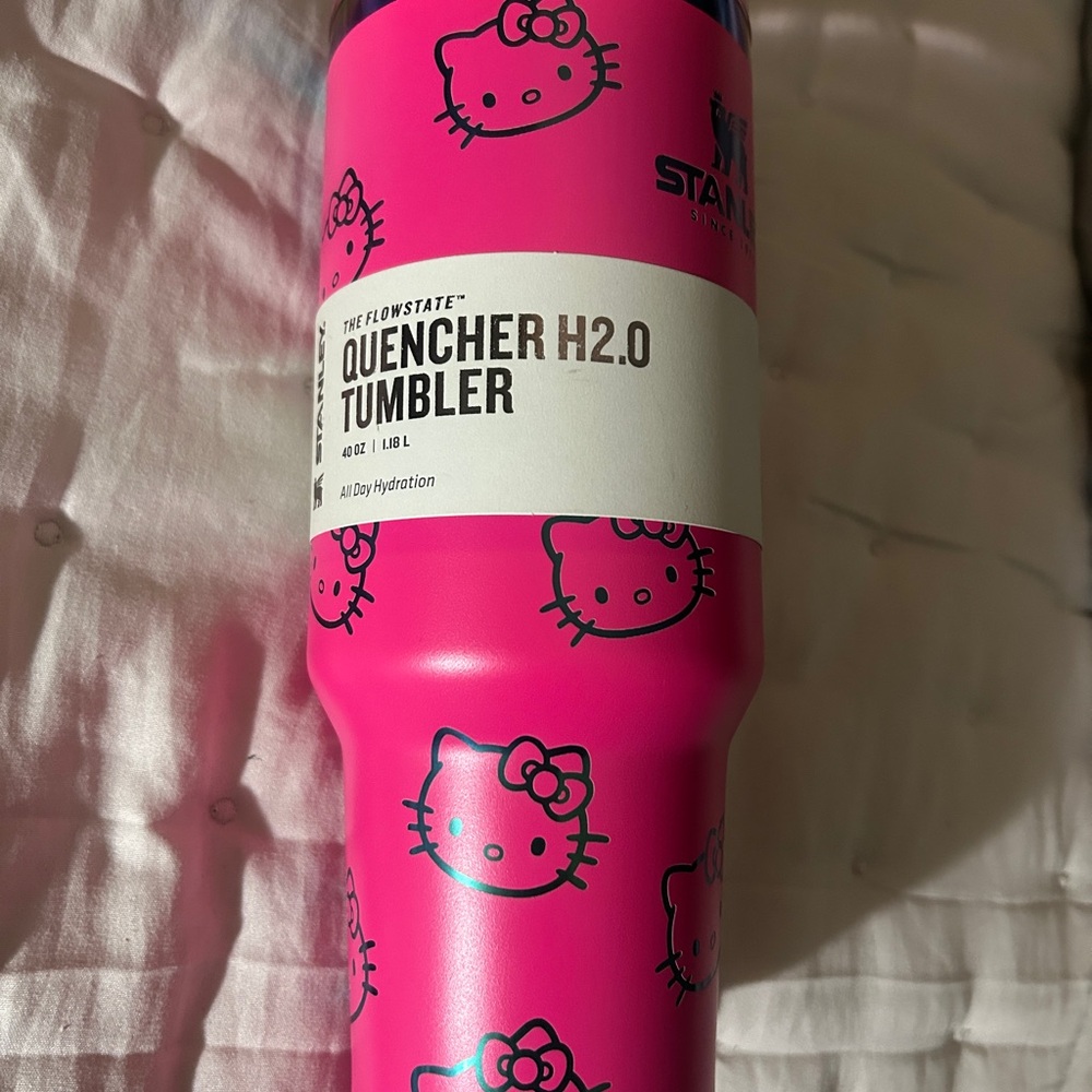 New with box Stanley Hello Kitty 🐱